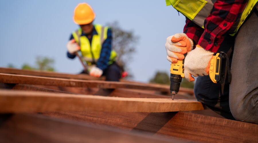 Professional Flat Roofing Installation in Prairieburg, IA